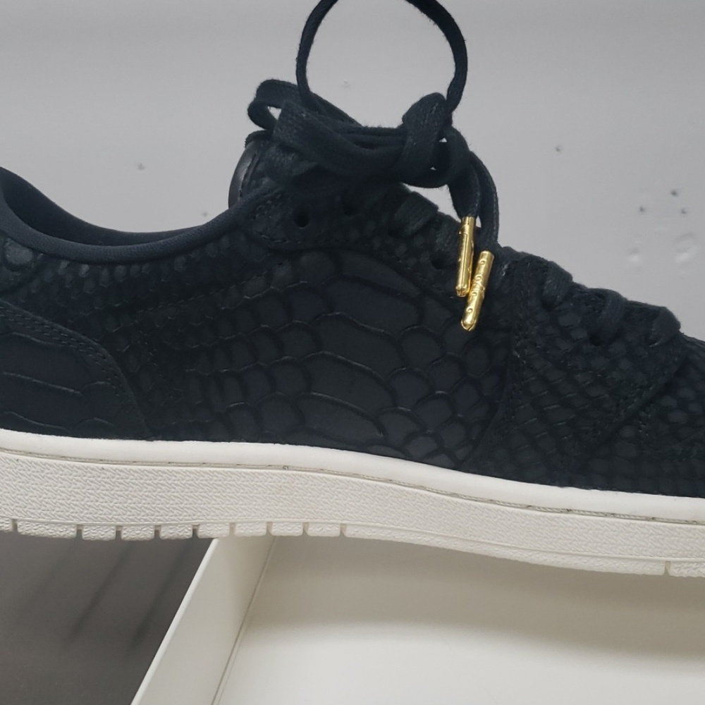Nike Air Jordan 1 retro snake/dragon scale NWT - Picture 8 of 8